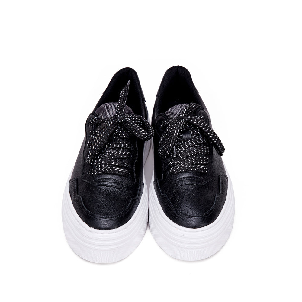 Gabriela Black Sneaker