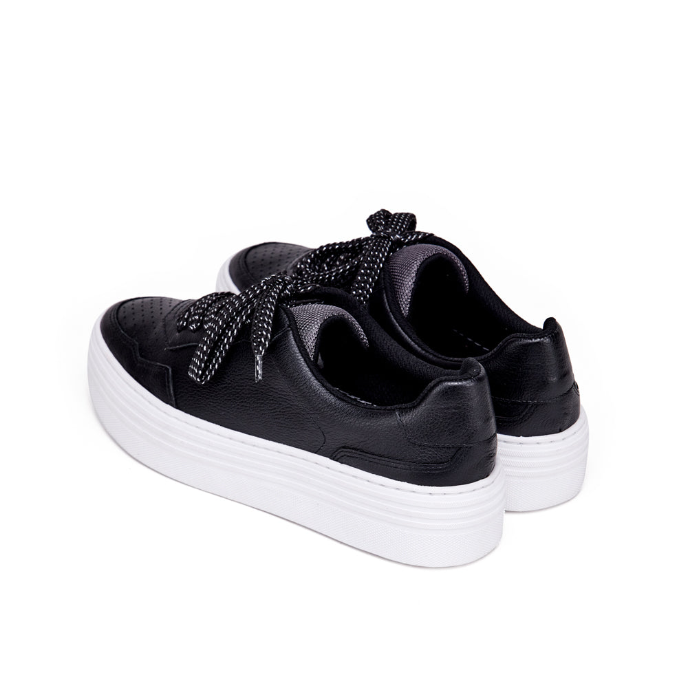 Gabriela Black Sneaker