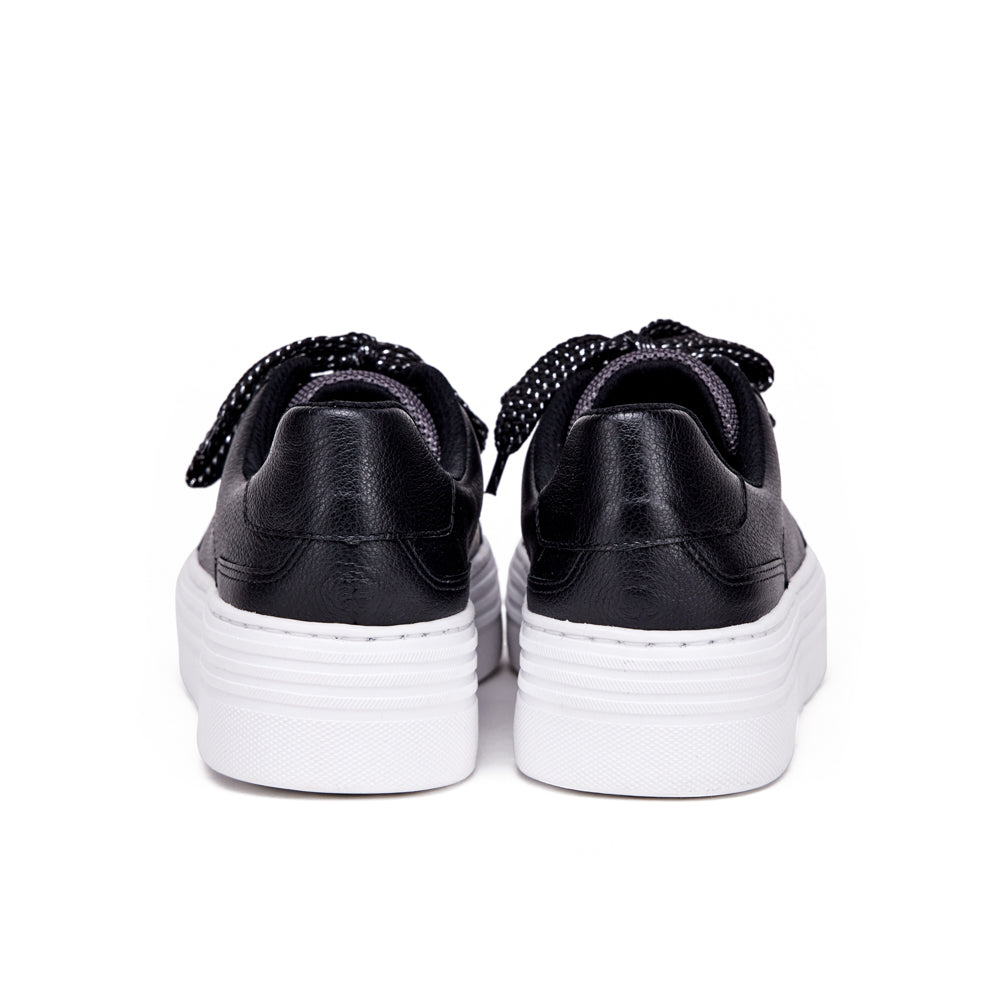 Gabriela Black Sneaker