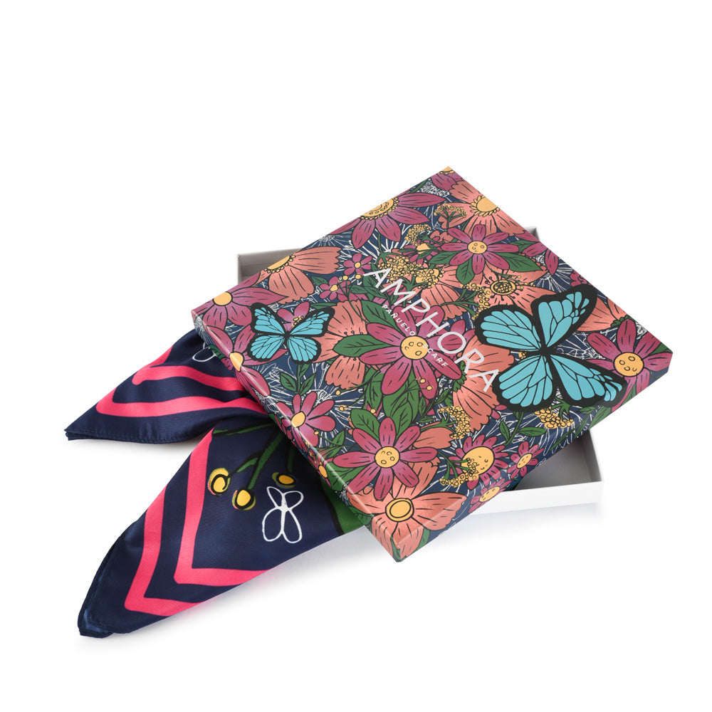 Papillon berry scarf