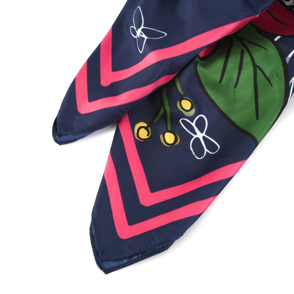 Papillon berry scarf