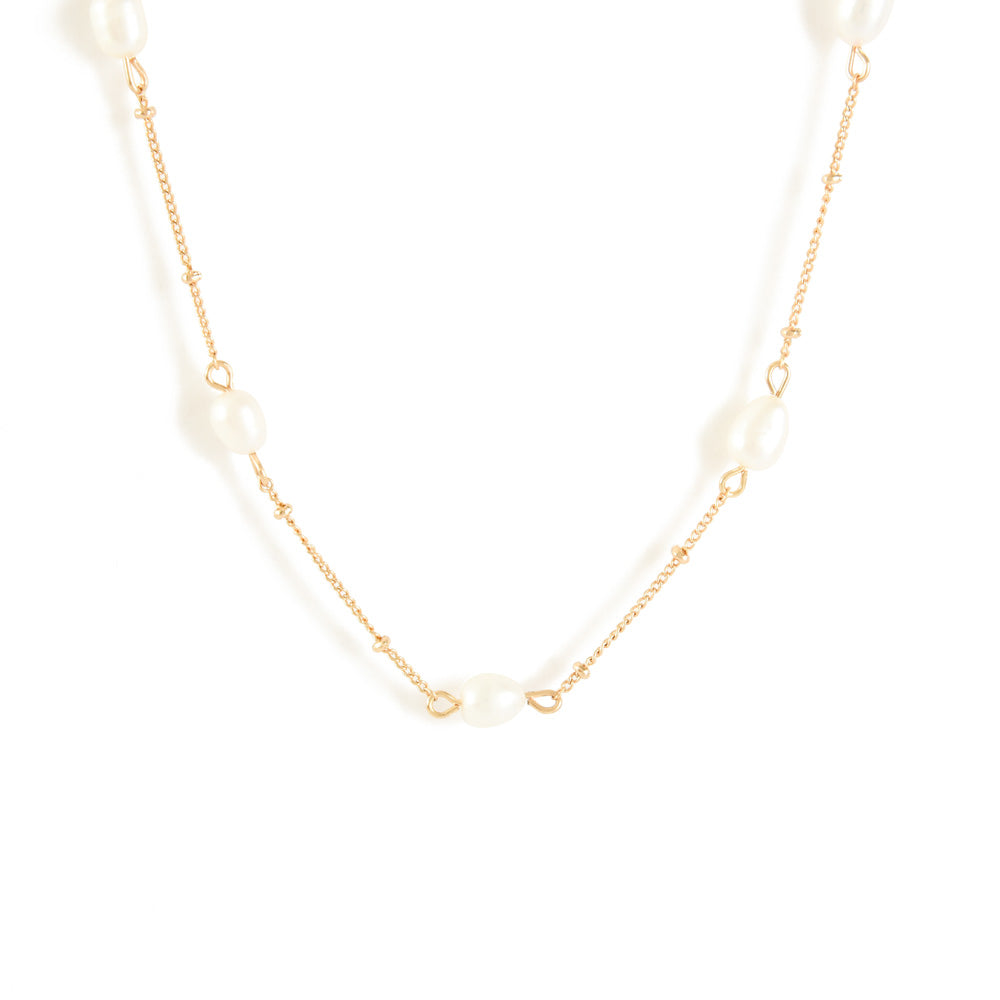 Golden pearl necklace