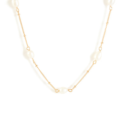 Golden pearl necklace