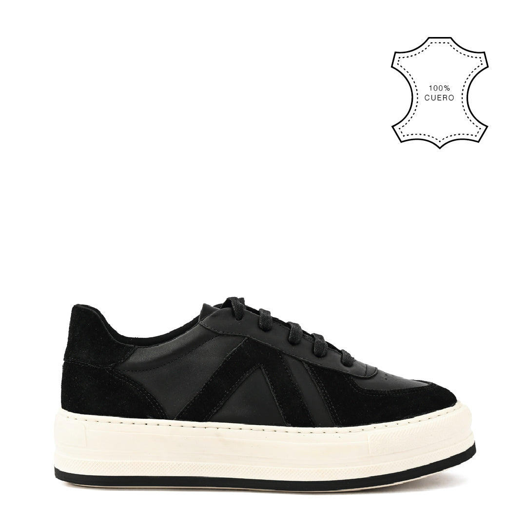 Black naroa sneaker